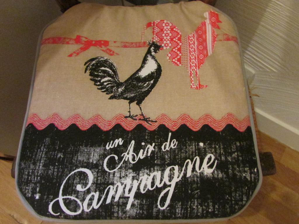 Le Coq En Pate Panzió Péronne Kültér fotó